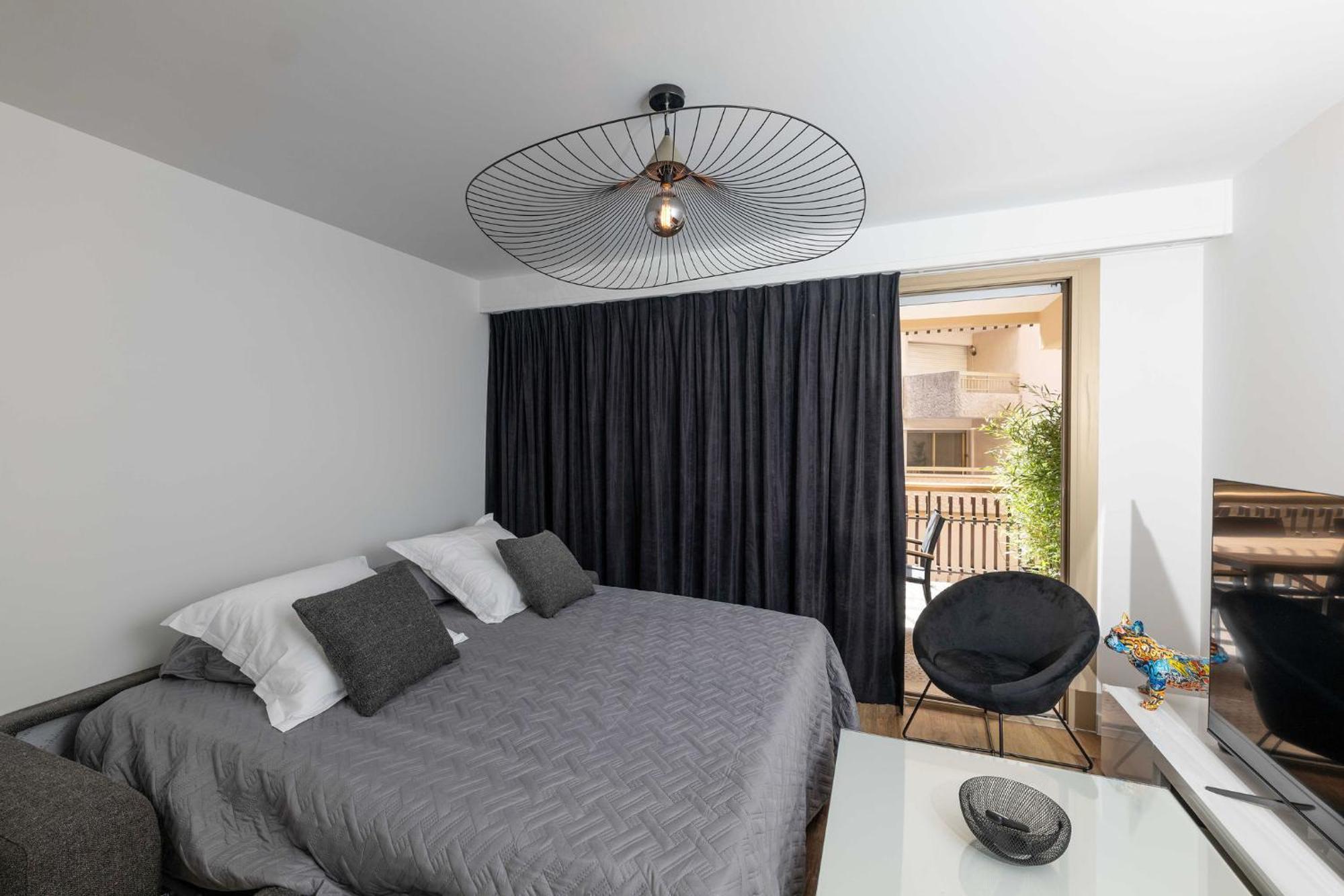 Somptueux Appartement 20M Plages Avec Vue Mer Antibes Luaran gambar